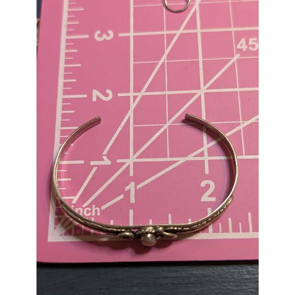 VTG Unsigned Navajo Mother of Pearl Feather Thin Sterling Silver Cuff Bracelet - Picture 3 of 6